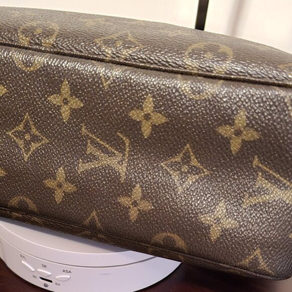 Authentic Louis Vuitton Monogram Trousse Toilette 28 Clutch/Cosmetic Bag - Picture 9 of 9